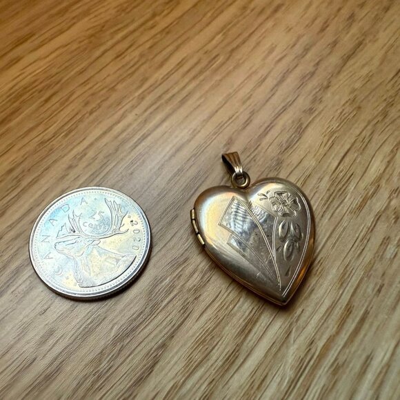 Large Antique Gold Filled Locket - Picture 2 of 5